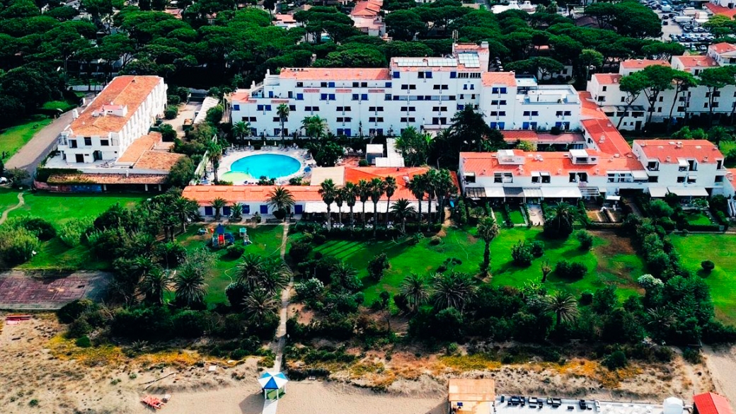 BAILA DOMIZIA RESORT - Cover 1