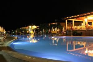 Hotel Cover