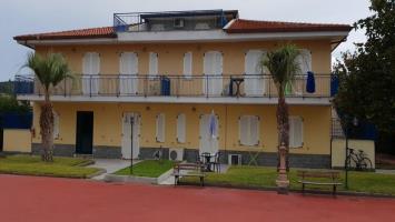 Hotel Cover