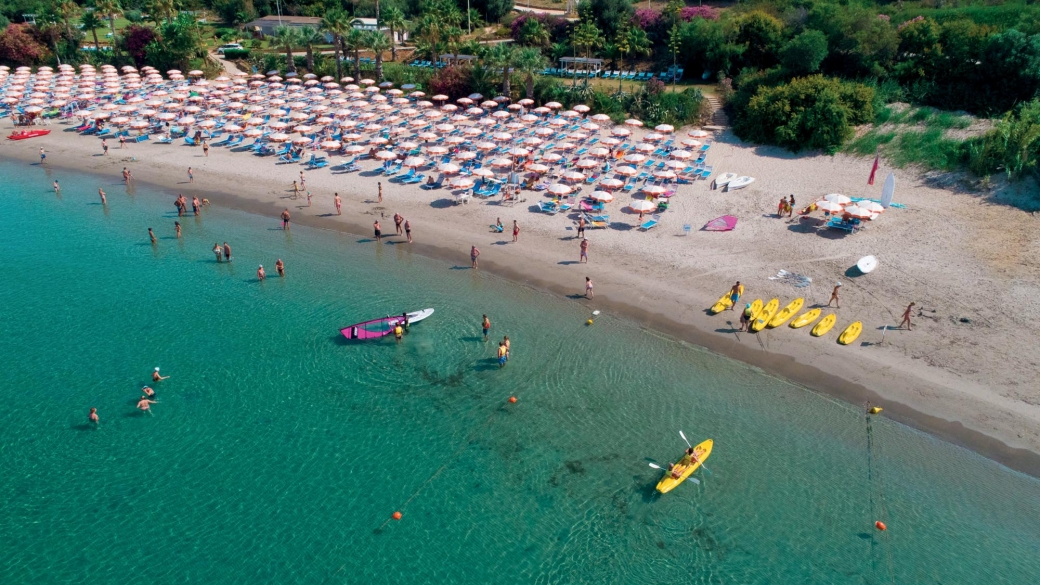 MANGIA’S CLUB LIPARI - Spiaggia 1