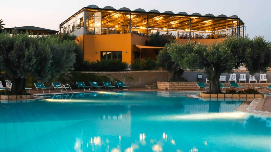 PORTO RHOCA - Esterni 1