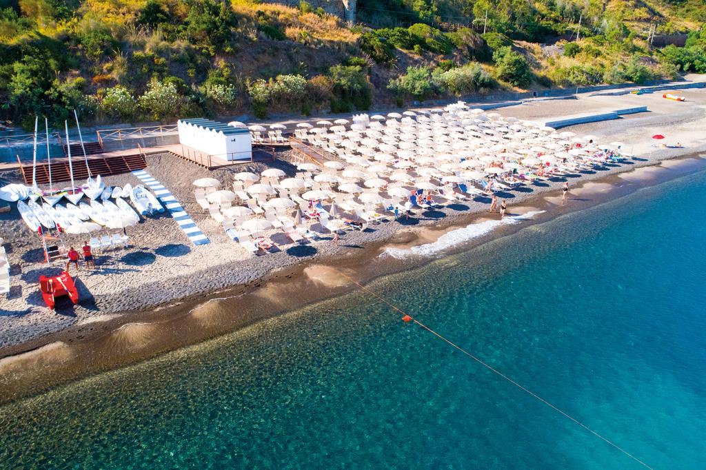 Mangia’s Resort Pollina - Spiaggia 1