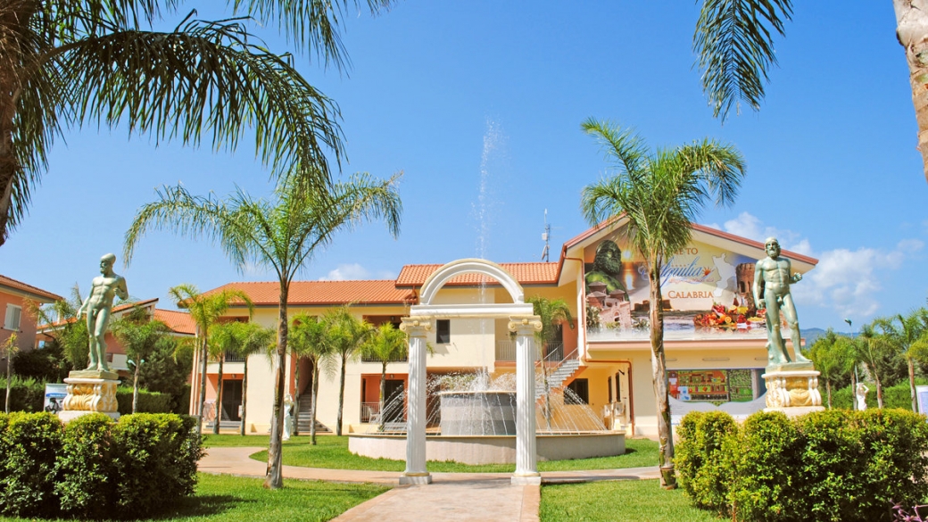 CLUB ESSE AQUILIA BEACH VILLAGE - Cover 1